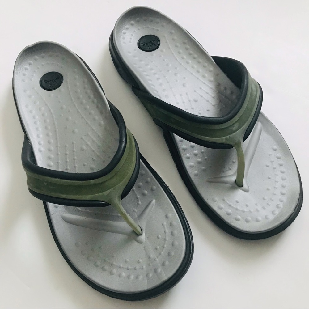 CROCS Men's Gray and Green Flip-Flop Sandals